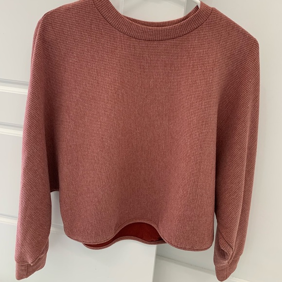 Dynamite tong sleeve crop top - Picture 1 of 6